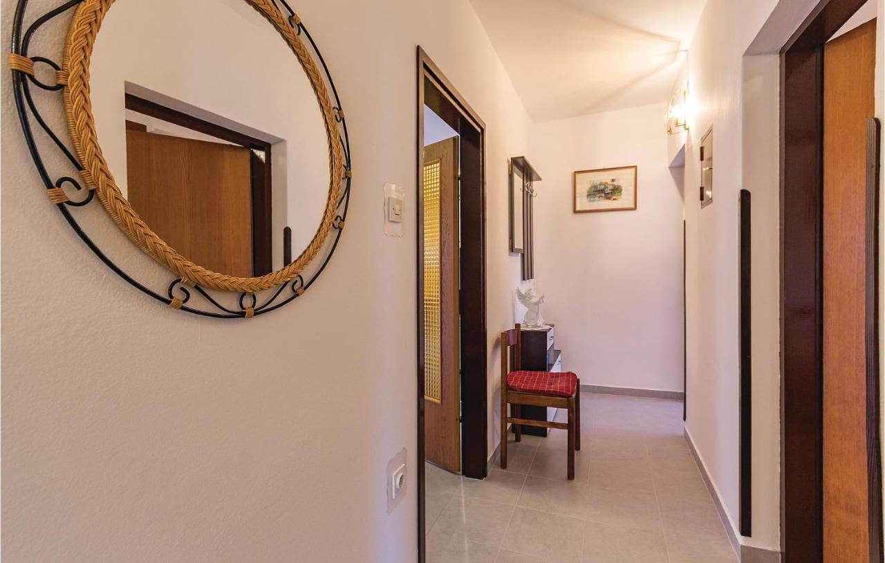 3 Bedroom Beautiful Apartment In Medulin Exterior foto